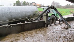 Debido a las lluvias del ultimo mes, las explotaciones ganaderas agotan la capacidad de sus fosas de purín al no poder aplicarlo